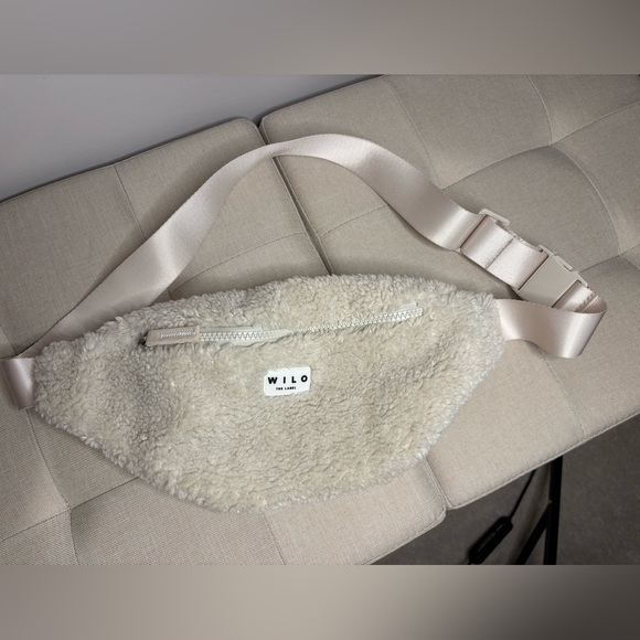 Wilo The Label Handbags - Women’s Wilo the Label cream sherpa belt bag